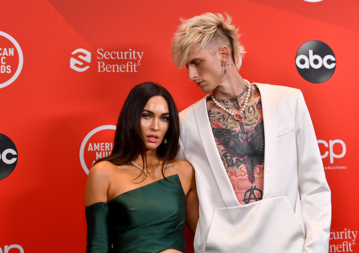 Nach Machine Gun Kelly Debut Megan Fox Reicht Scheidung Ein Bigfm