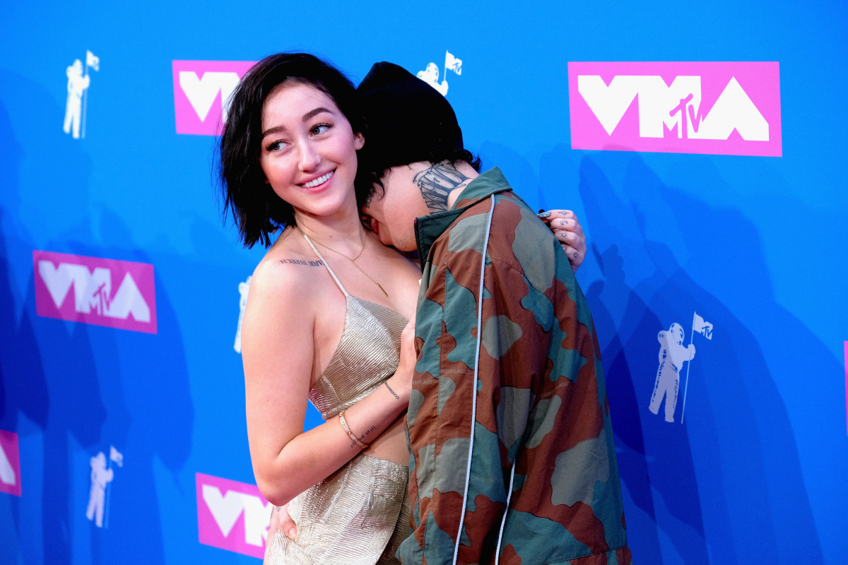 pics Noah Cyrus noah cyrus und lil xan stehen zu ihrer