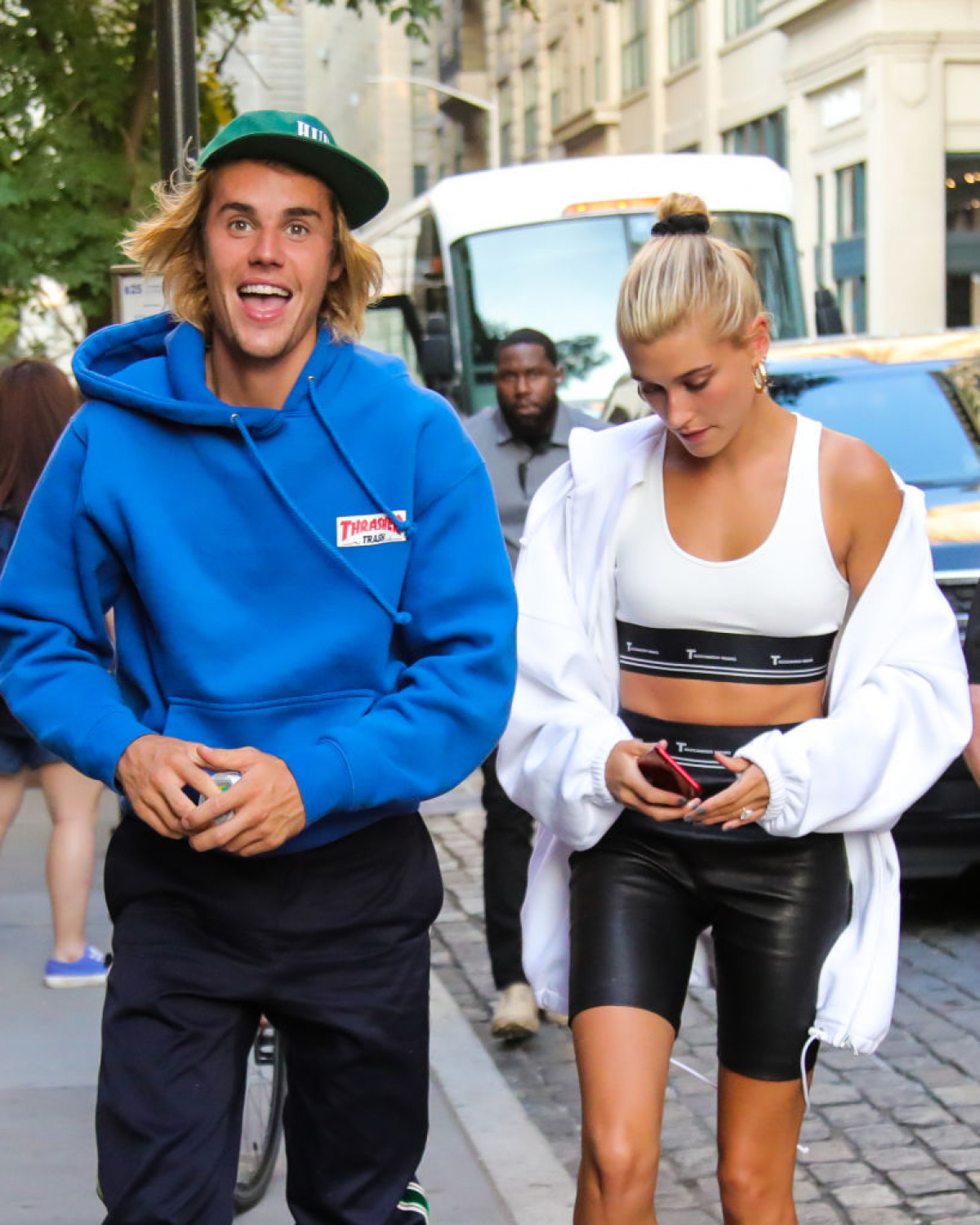 Justin Hailey Bieber Ziehen Sich Fur Calvin Klein Aus Bigfm