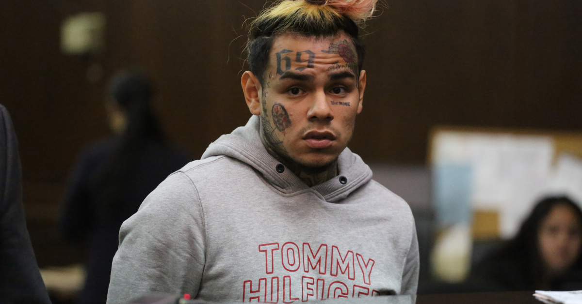 Knutschfoto Aus Dem Knast So Sieht 6ix9ine Mittlerweile Aus Bigfm Knutschfoto Aus Dem Knast So Sieht 6ix9ine Mittlerweile Aus Bigfm