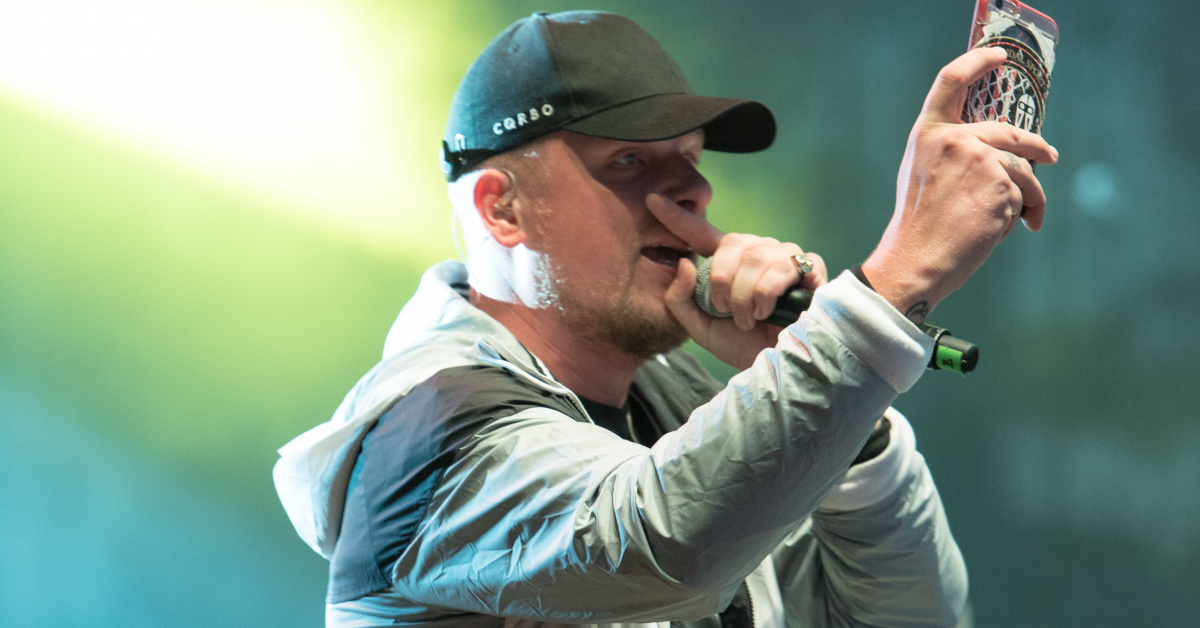 bonez mc widmet verstorbenem vater eine kunstausstellung bigfm bonez mc widmet verstorbenem vater eine kunstausstellung bigfm