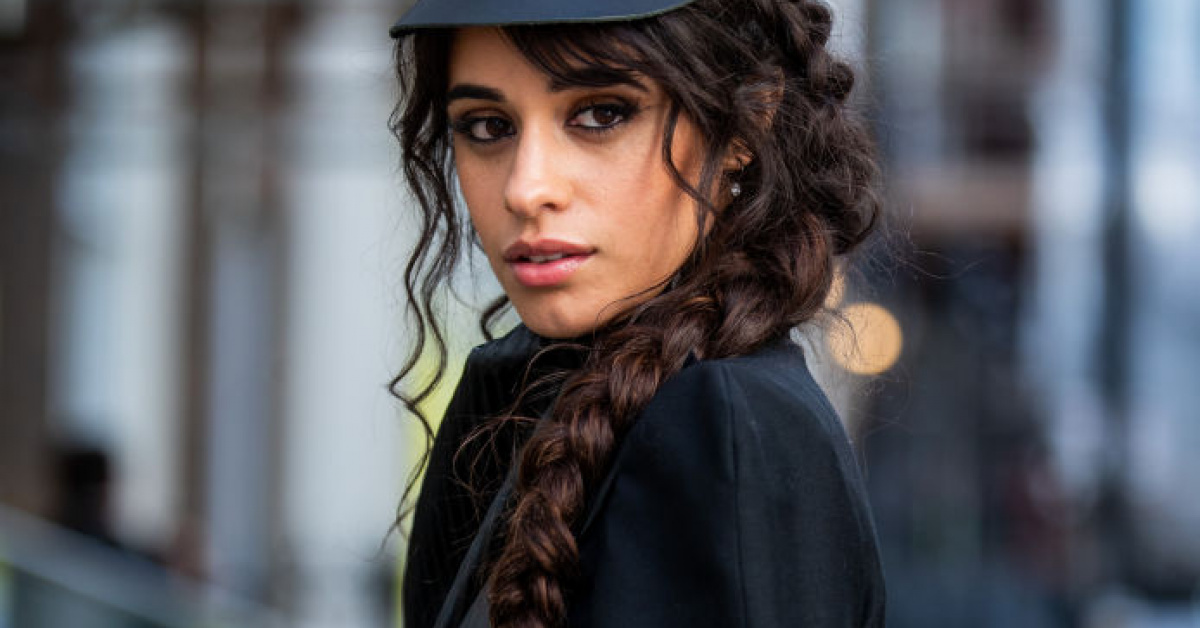 Zum 23 Geburtstag Gibt S Von Camila Cabello Ein Nacktfoto Bigfm