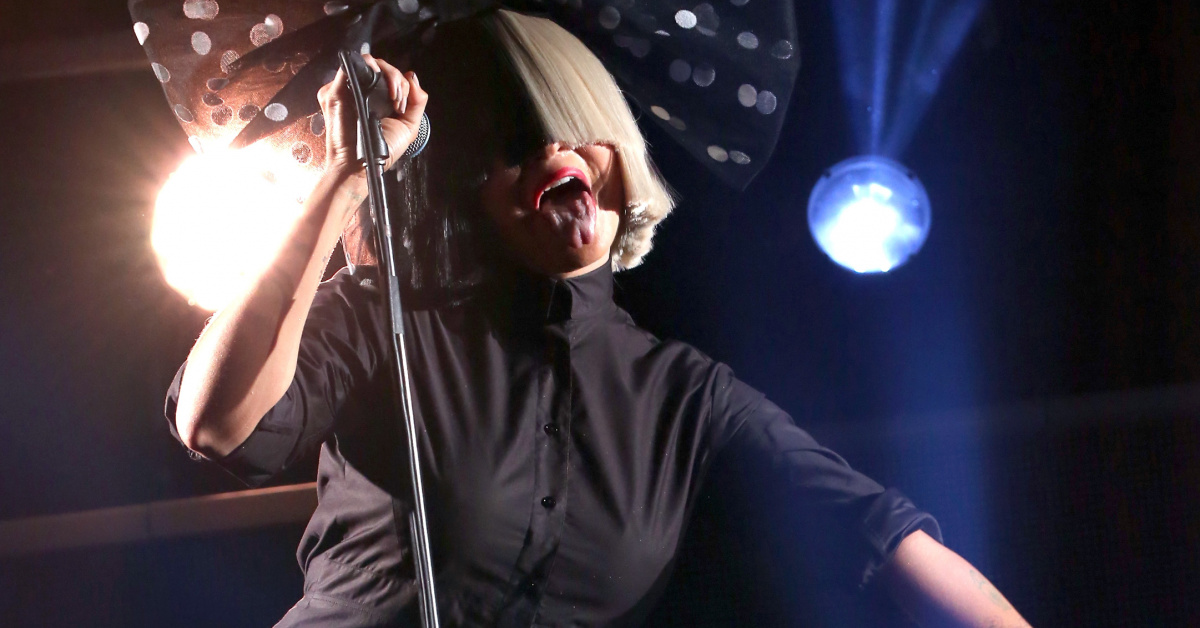 Sia bestätigt Adoption von zwei 19jährigen Söhnen bigFM