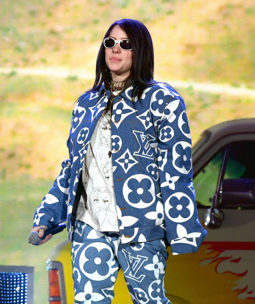 -Billie-Eilish-performs-onstage-with-Khalid-at-Coachella-Stage-.jpg -Billie-Eilish-performs-onstage-with-Khalid-at-Coachella-Stage-.jpg