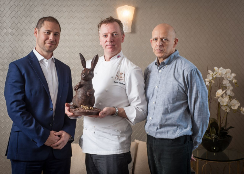 Martin Chiffers mit dem teuersten Hasen der Welt Martin Chiffers mit dem teuersten Hasen der Welt