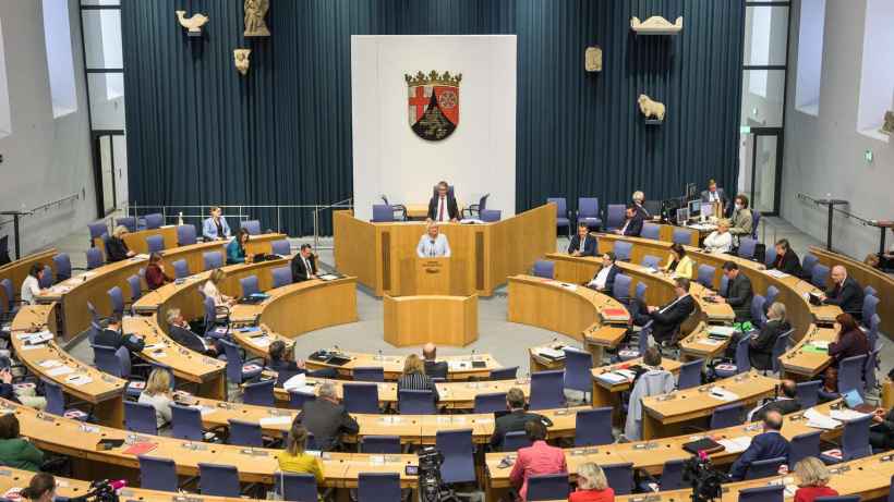 Der Plenarsaal des Landtages in Rheinland-Pfalz Der Plenarsaal des Landtages in Rheinland-Pfalz