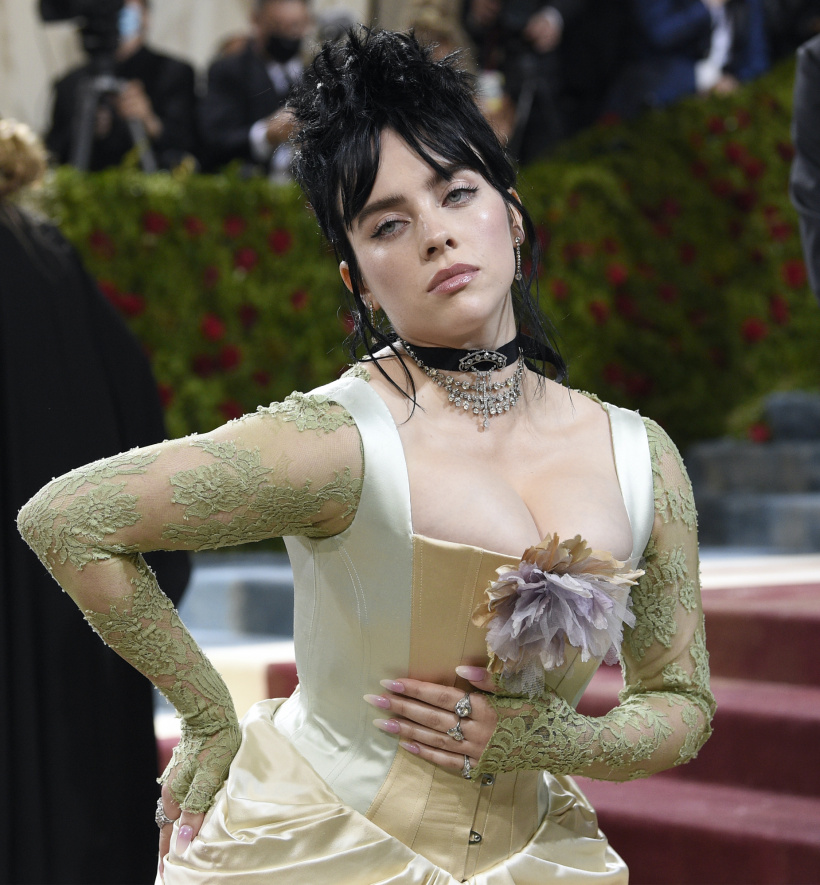 Billie-Eilish.jpg Billie-Eilish.jpg