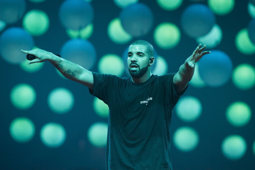 Drake-Performs-At-lAccorHotels-Arena.jpg Drake-Performs-At-lAccorHotels-Arena.jpg