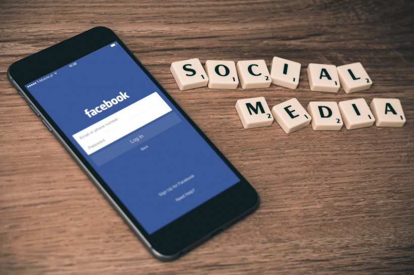 Facebook.jpg Facebook.jpg