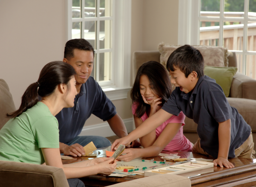 Familie-X-Monopoly.png Familie-X-Monopoly.png