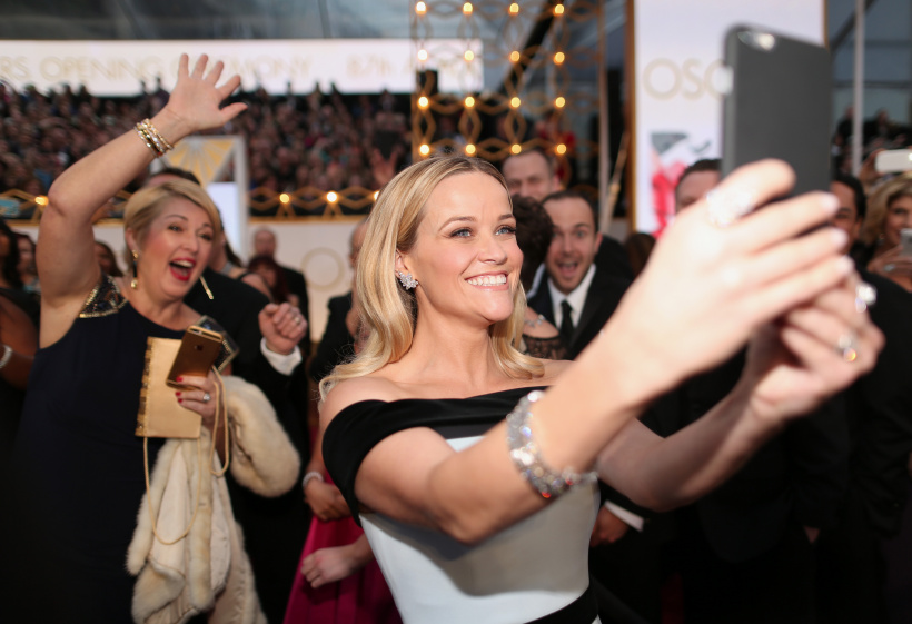 Reese Witherspoon Reese Witherspoon gibt ihre Nummer raus