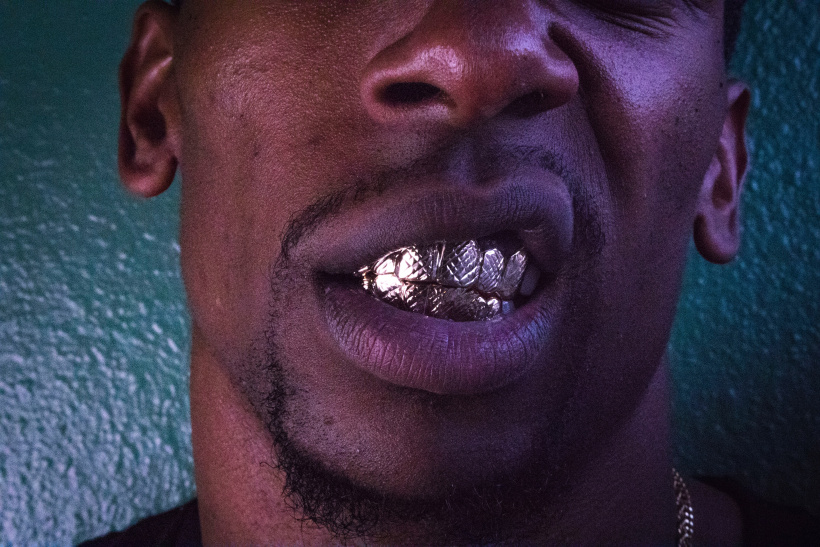 Ynw Melly Trägt Mit Diamanten Besetzte Grillz Im Knast Bigfm