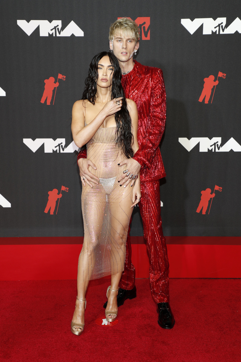 Megan-Fox-and-Machine-Gun-Kelly.jpg Megan-Fox-and-Machine-Gun-Kelly.jpg