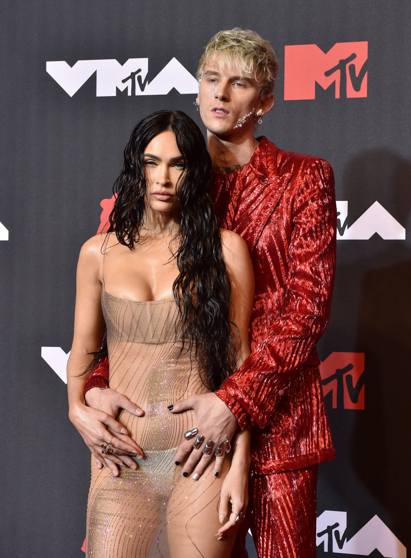 Megan-Fox-and-Machine-Gun-Kelly.jpg Megan-Fox-and-Machine-Gun-Kelly.jpg