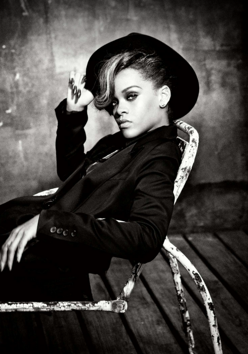 Rihanna-2011.png Rihanna-2011.png