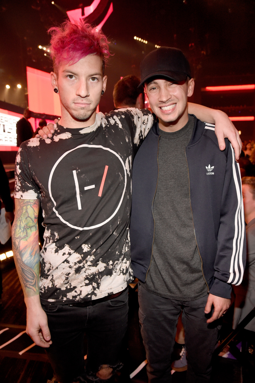 Twenty-One-Pilots-.jpg Twenty-One-Pilots-.jpg