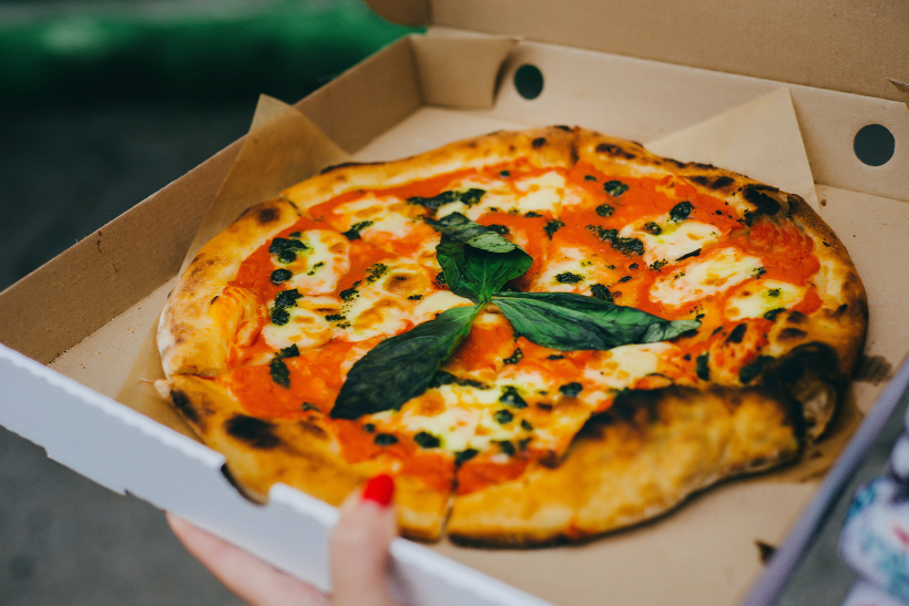 Pizza Kommt bald ein Pfandsystem für Pizzakartons?