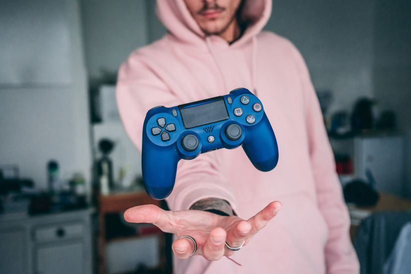 Playstation Zocker und Gamer können sich freuen: Viele Anbieter stellen ihnen in Zeiten der Corona-Krise einige ihrer Spiele umsonst zur Verfügung