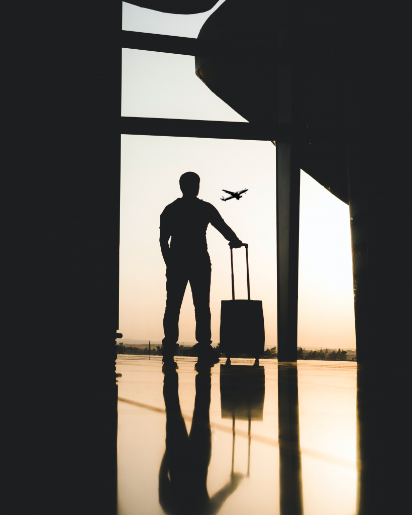 Mann am Flughafen Mann am Flughafen